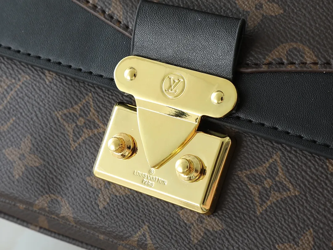 💰260💰Upgraded from the original M46199 M46201 M46200 M46127 M46126 This Marceau chain bag is made of Monogram Empreinte embossed leather, with a plain leather flap and soft leather lining. The signature S-lock clasp and chain add to the elegance, and there's room for a large wallet and iPhone Pro Max. Dimensions:24.5x15x6.5
