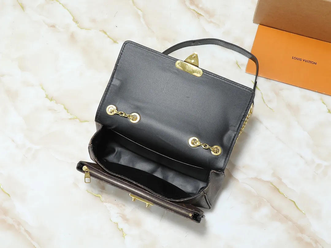 💰260💰Upgraded from the original M46199 M46201 M46200 M46127 M46126 This Marceau chain bag is made of Monogram Empreinte embossed leather, with a plain leather flap and soft leather lining. The signature S-lock clasp and chain add to the elegance, and there's room for a large wallet and iPhone Pro Max. Dimensions:24.5x15x6.5