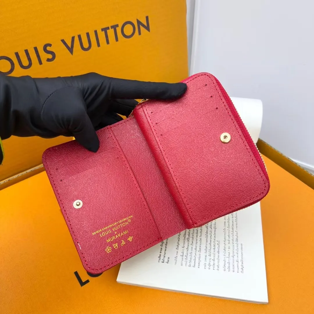P150 M83689 33 colors This Cléa wallet is made of Monogram Empreinte soft grained cowhide, embellished with Louis Vuitton's iconic Monogram embossed pattern. It has a stylish design, is exquisite and compact but has a spacious capacity. It is equipped with an external patch pocket, zipper coin pocket, banknote compartment and six credit card slots.