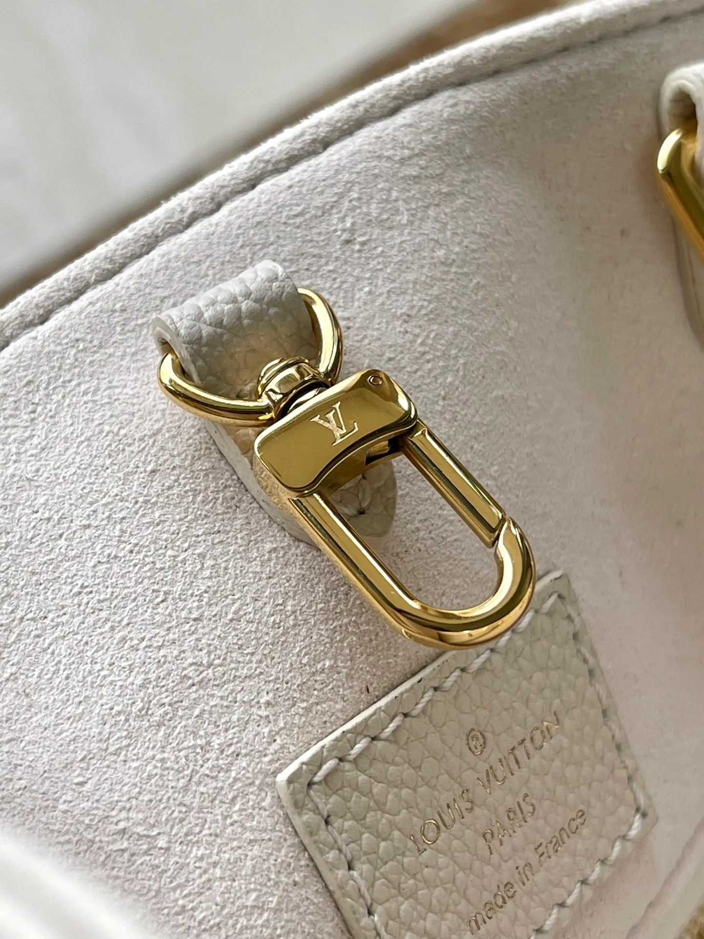 💰1120 (top layer leather) top original order M21575. Support counter inspection. Photos taken of duty-free goods are consistent with the product without unpacking. This product is an exclusive duty-free product in the market and is the highest-end product. Inspection is supported. This product has passed strict inspection and is flawless. Please wear gloves when touching the product. This product is not returnable or exchangeable. Please confirm the product first and then remove the label on the handle. This product is temporarily not open to the public, only regular customers, and is in short supply. Dimensions: 35 x 27 x 14 cm