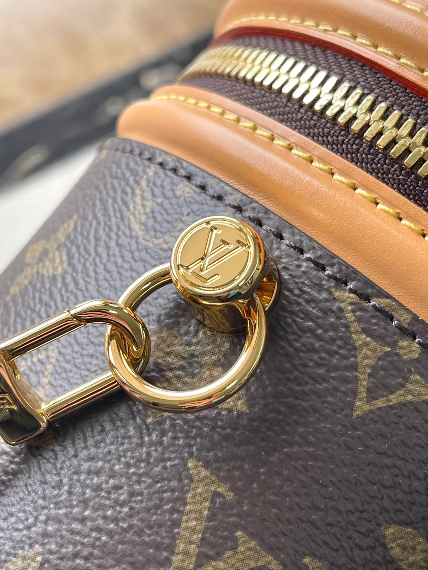 💰800 Top Original Order M82952 This Nano Cannes handbag is made of Monogram canvas with a round and simple structure. It coincides with makeup design. The leather trim and embossed logo on the label are richly detailed, and the handles and detachable and adjustable shoulder strap allow for a variety of carrying styles. Dimensions: 14.5 × 14 × 12 cm