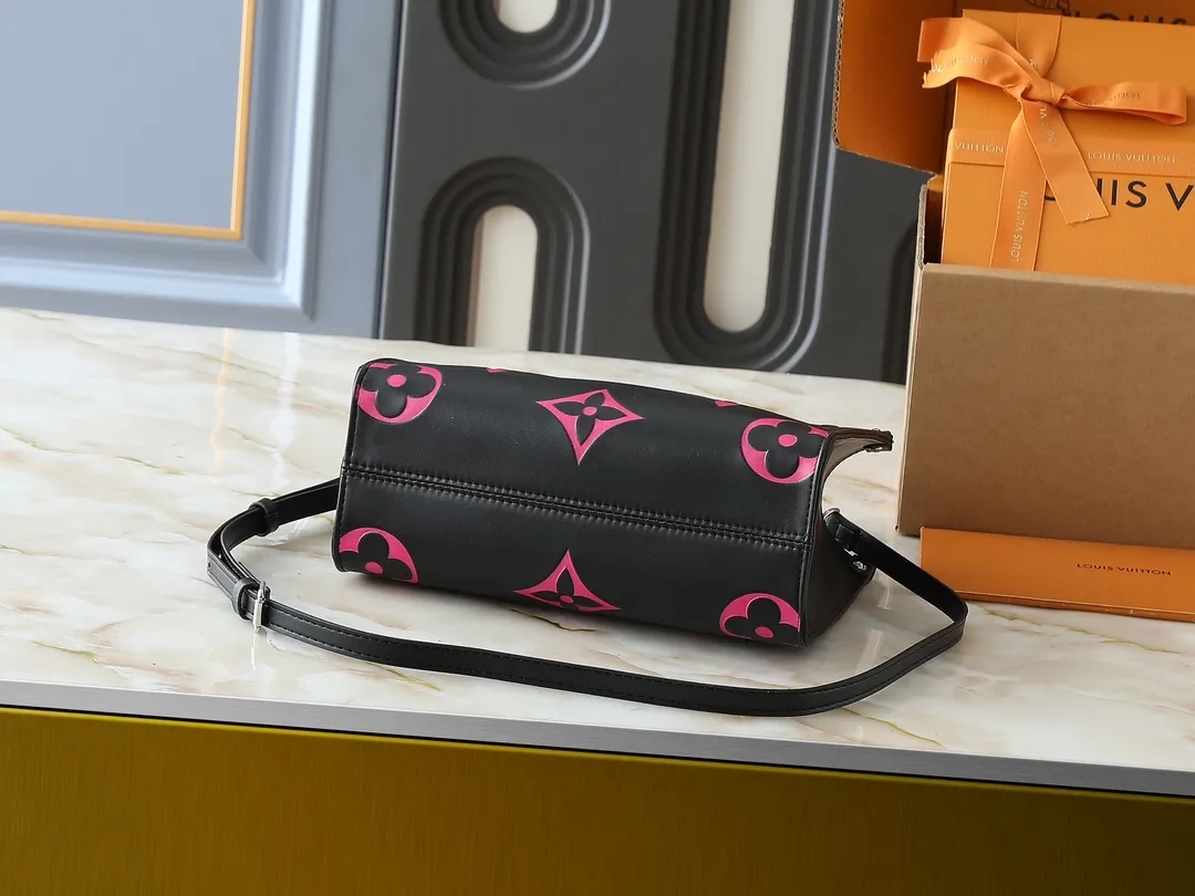 💰220💰Upgraded original M46513 M45659 black print 45654 white print 45779 apricot print 45653 all black 45660 rose red 45779 all apricot mini top original order this OnTheGo Tote bag will be Monogram The pattern is first dyed and then embossed on soft grained cowhide. Its ample interior can hold a laptop and other office supplies. The full leather embossed large flower mommy bag has a small BB size. The long and short handles are easy to carry by hand or on the shoulder. Dimensions: 25.0 x 11.0 x 19.0 cm