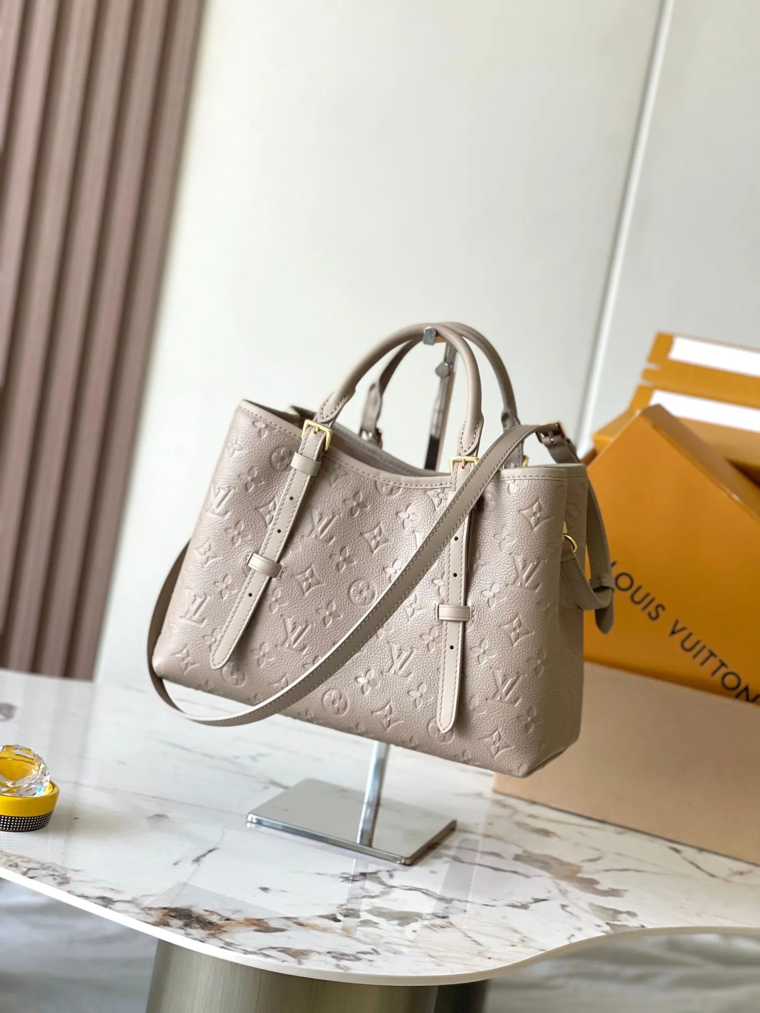 💰2600 [Special grade MB chip version original leather] This Babylone Tote handbag is traceable to the Paris Babylone trend community, model: M11463 taupe dynamic chip version Material: A-grade all-steel hardware, imported original fabric Packaging: full set of original duty-free MB packaging Size: 31*21.5*13CM