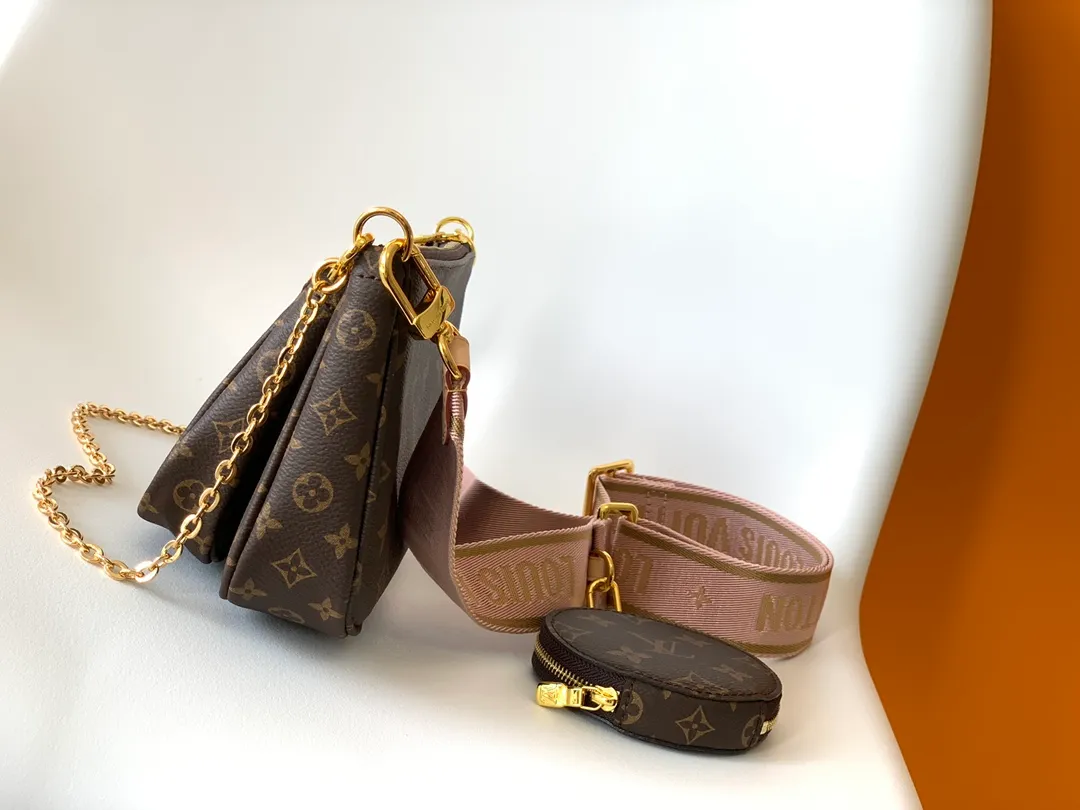 Factory price 460 transcoding chip [Top original order] [M44813 green/M44840 pink/M44823. Multi Pochette Accessories handbags are made of Monogram canvas to form a dynamic three-piece design, and are equipped with multiple pockets and compartments. Adjustable gold-tone chain and Louis Vuitton monogram jacquard shoulder strap for cross-body wear Monogram coated canvas Natural cowhide leather trim Textile lining Gold-tone hardware Adjustable shoulder strap for shoulder or cross-body wear Detachable chain shoulder strap with D-ring 24.0 x 16.0 x 6.0 cm (L x H x W)