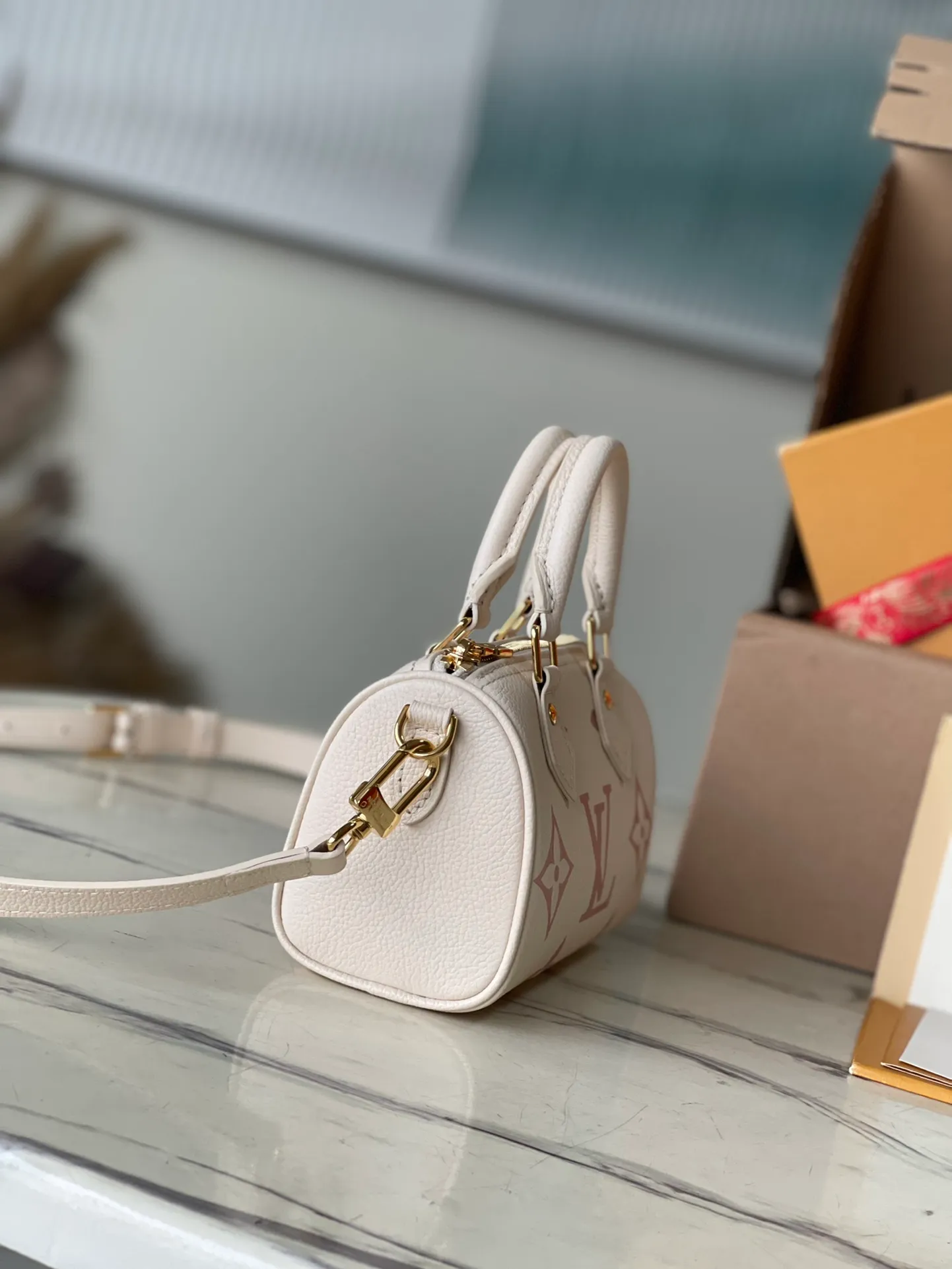 💰880 (top layer leather) top original order M81913 This product is the exclusive duty-free product in the market and is the highest-end product. It supports inspection. This product has passed strict inspection and is flawless. Please wear gloves when touching the product. This product is not returnable. Please confirm the product first and then remove the label on the handle. This product is temporarily not open to the public, only for regular customers, and is in short supply. Dimensions: 16 x 10 x 7.5 cm