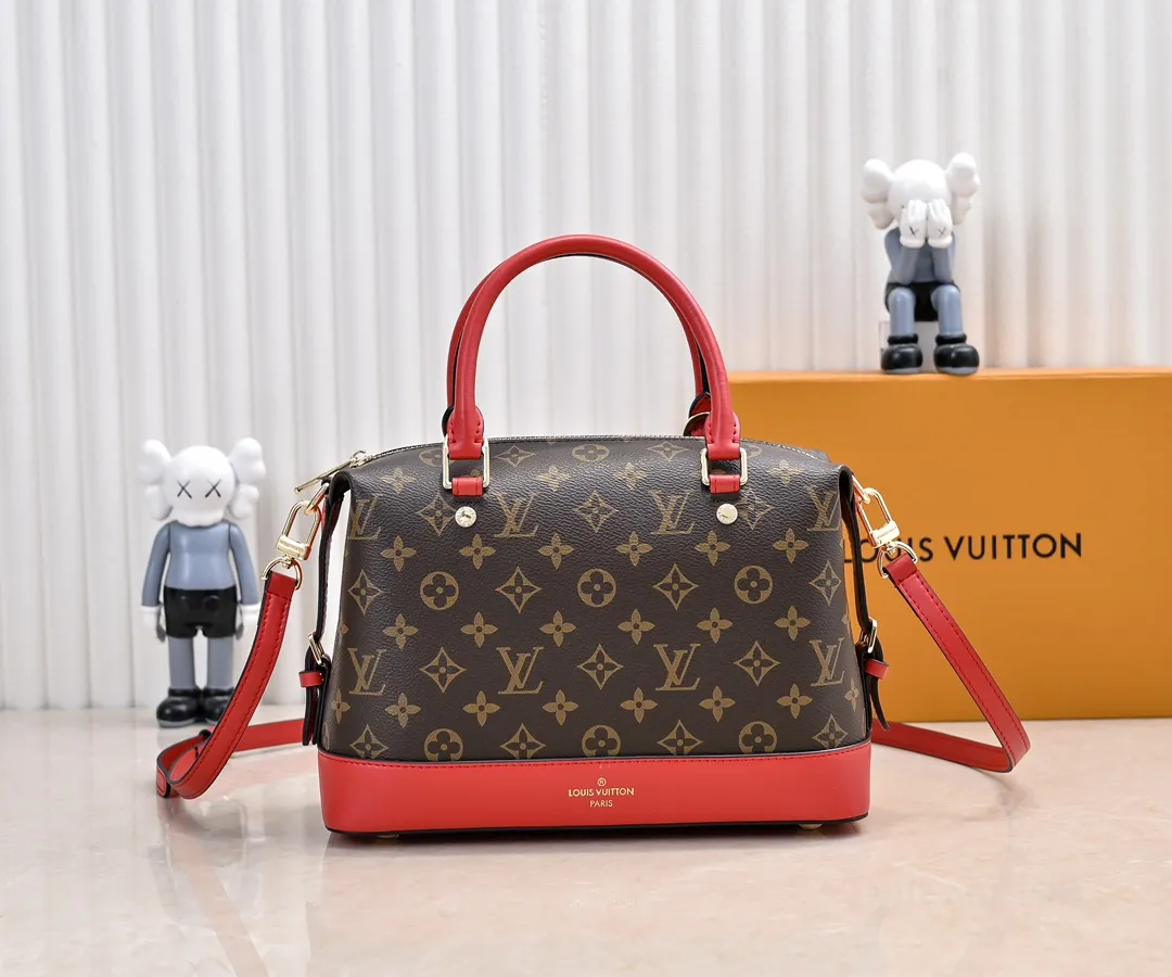 P460 exclusive real shot - upgraded version ‼ ️LV presbyopic leather hand-held crossbody bag, model M68169, with long shoulder strap, 2025 new fashion women's bag shoulder bag presbyopic leather shoulder strap genuine leather handbag, large capacity [strong] size: 28x20x11.5