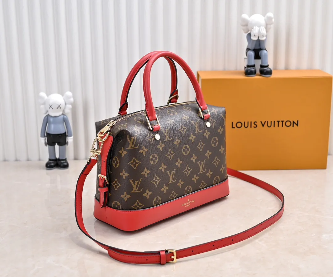 P460 exclusive real shot - upgraded version ‼ ️LV presbyopic leather hand-held crossbody bag, model M68169, with long shoulder strap, 2025 new fashion women's bag shoulder bag presbyopic leather shoulder strap genuine leather handbag, large capacity [strong] size: 28x20x11.5