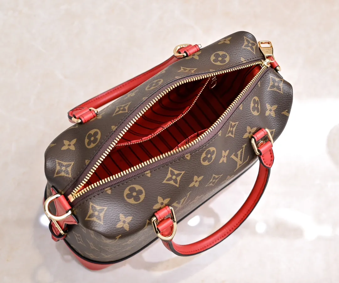 P460 exclusive real shot - upgraded version ‼ ️LV presbyopic leather hand-held crossbody bag, model M68169, with long shoulder strap, 2025 new fashion women's bag shoulder bag presbyopic leather shoulder strap genuine leather handbag, large capacity [strong] size: 28x20x11.5