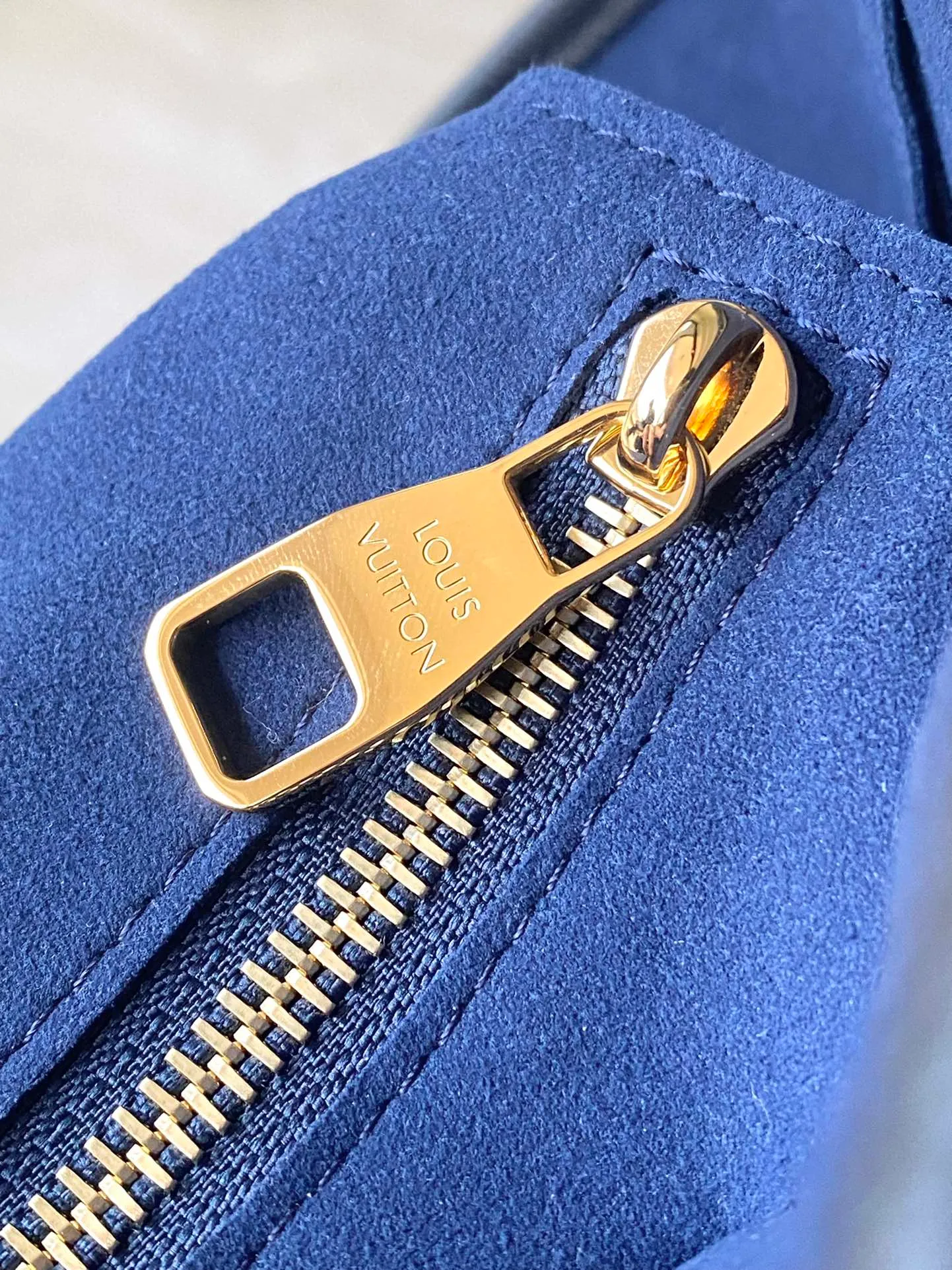 💰1180 (top layer leather) top original order M45685. Support counter inspection. The photos taken of duty-free goods are consistent with the product without opening the packaging. This product is an exclusive duty-free product in the market and is the highest-end product. Inspection is supported. This product has passed strict inspection and is flawless. Please wear gloves when touching the product. This product is not returnable or exchangeable. Please confirm the product first and then remove the label on the handle. This product is temporarily not open to the public, only regular customers, and is in short supply. Dimensions: 31 x 28 x 14 cm