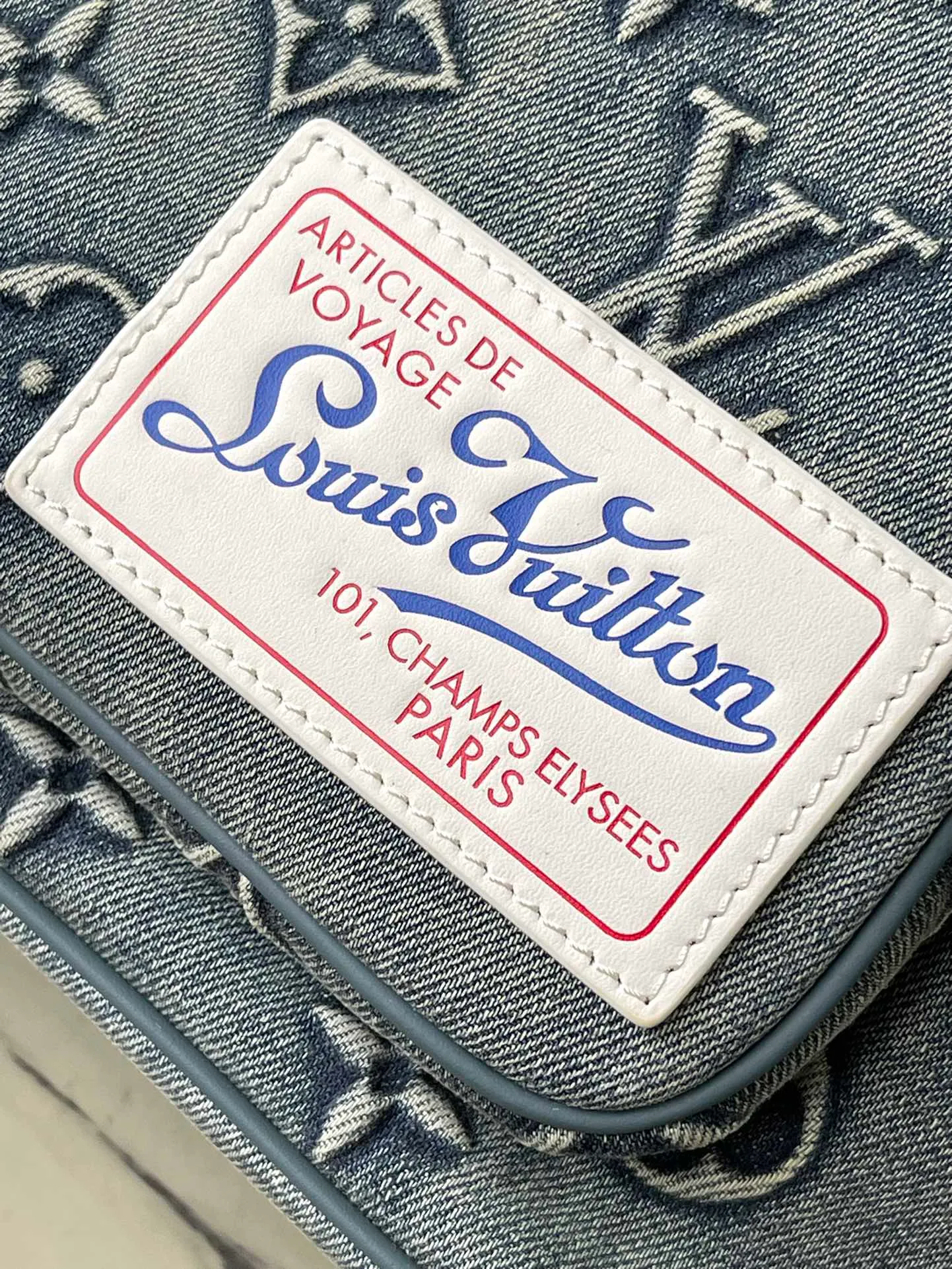 💰1620 Top original order M22534 supports counter inspection. The photo taken of duty-free goods is consistent with the product and has not been unpacked. This product is an exclusive duty-free product in the market and is the highest-end product. Inspection is supported. This product has passed strict inspection and is flawless. Please wear gloves when touching the product. This product is not returnable or exchangeable. Please confirm the product first and then remove the label on the handle. This product is temporarily not open to the public, only regular customers, and is in short supply. Dimensions: 32 x 40 x 19 cm