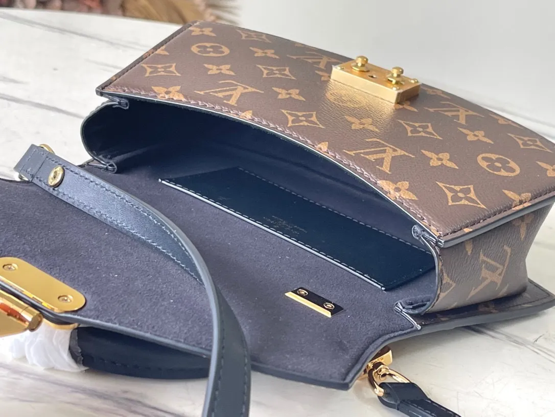 💰840 Top Original M46548 Yellow Flower S23 New Style Designed with classic color-blocked presbyopia and unique fan shape, it is very fashionable and individual, and can be carried cross-body! Size: 23.5*16.5*8cm
