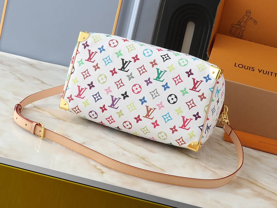 💰300💰Upgraded original version M13805 M13257 M40391 lv Murakami Takashi co-branded NANOSPEEDY handbag This Nano Speedy handbag combines Monogram canvas and cow leather trim printing, with 33 colorful colors to interpret white tricolor and black tricolor. It has been launched in twelve sections and is very popular around the world and is loved by celebrities and celebrities. 30.0 x 21.0 x 17.0 cm