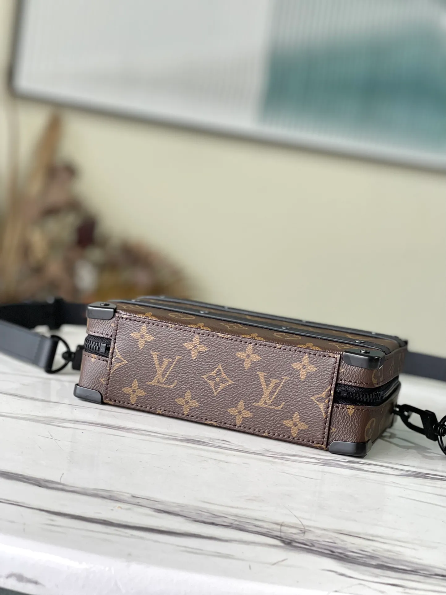 💰940 Top Original Order M45935 Presbyopia This Handle Soft Trunk handbag is made of the iconic Monogram Macassar canvas, combined with rivet corners and leather reinforced straps, evoking the memory of the brand's box-making tradition. The sleek construction and detachable shoulder strap make it easy to carry small electronic devices and personal needs. The wide mouth design makes it easy to access items. Dimensions: 21.5 x 15 x 7 cm