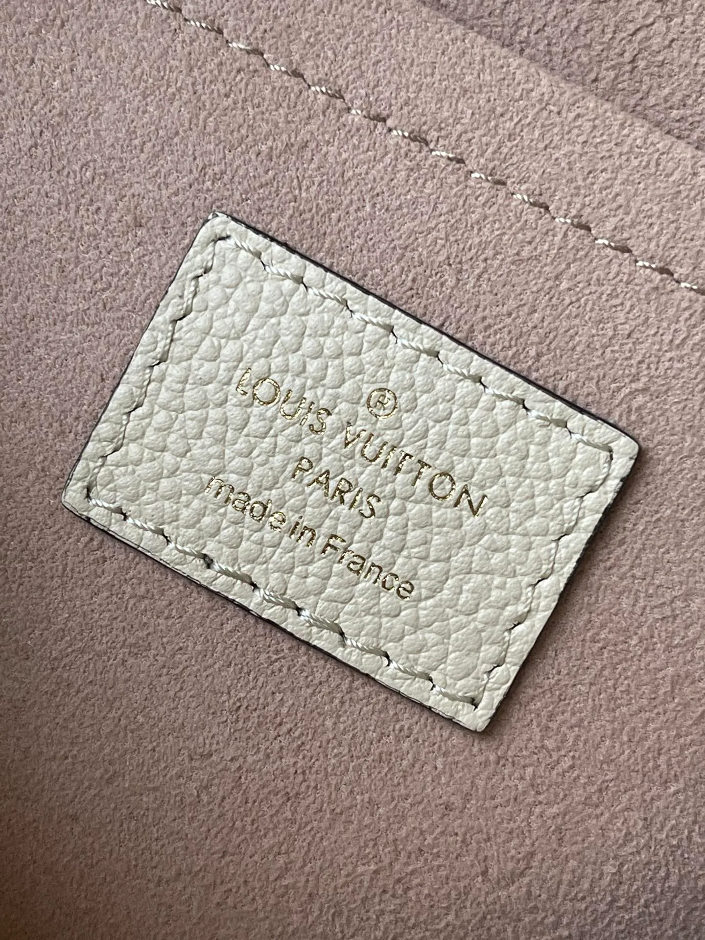💰1060 (top layer leather) top original order M46397. Support counter inspection. Photos taken of duty-free goods are consistent with the product without unpacking. This product is an exclusive duty-free product in the market and is the highest-end product. Inspection is supported. This product has passed strict inspection and is flawless. Please wear gloves when touching the product. This product is not returnable or exchangeable. Please confirm the product first and then remove the label on the handle. This product is temporarily not open to the public, only regular customers, and is in short supply. Dimensions: 20.5 x 13.5 x 12 cm