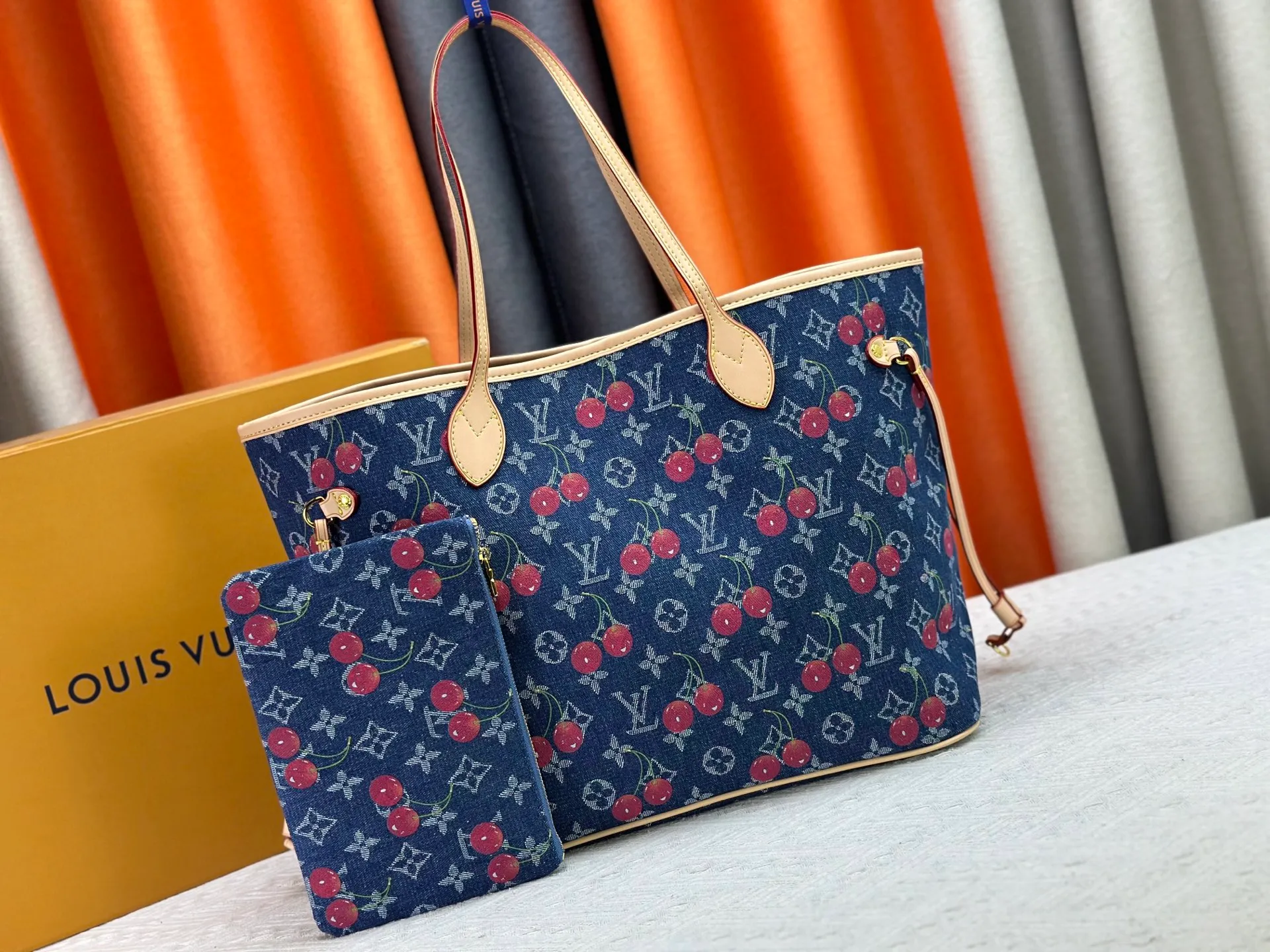 P280 M13192 M40995 M46865 Upgraded original embroidered jacquard cherry Lv co-branded cherry series🍒Neverfull classic denim denim shopping bag! Hardcore product! A classic that cannot be copied! The most classic and best-selling color! There is texture! Tasty! Everyone can feel it after getting it! Size: 32X15X28
