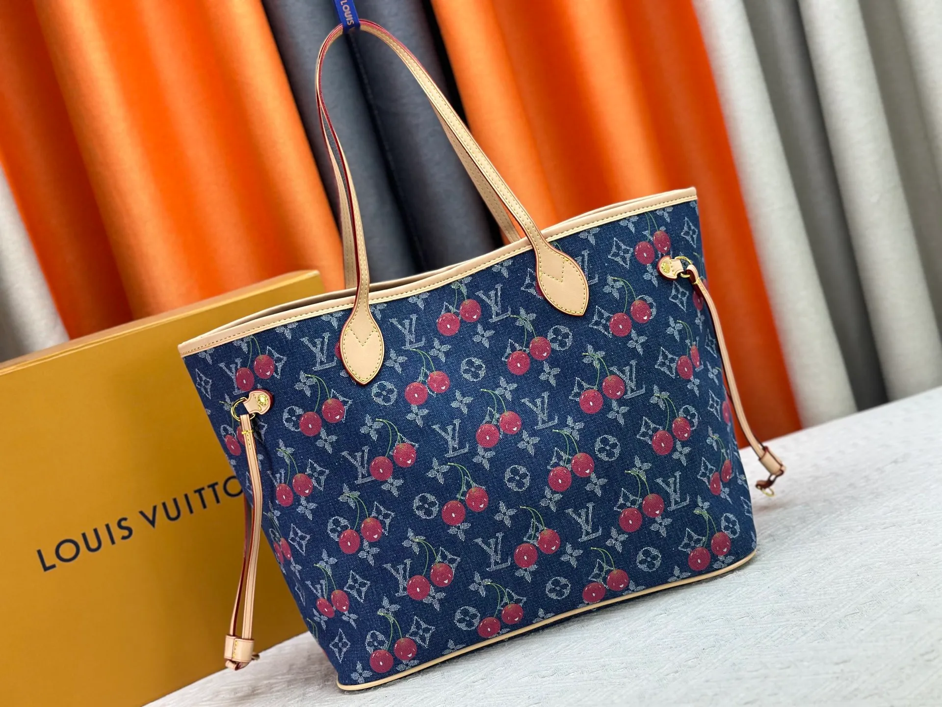 P280 M13192 M40995 M46865 Upgraded original embroidered jacquard cherry Lv co-branded cherry series🍒Neverfull classic denim denim shopping bag! Hardcore product! A classic that cannot be copied! The most classic and best-selling color! There is texture! Tasty! Everyone can feel it after getting it! Size: 32X15X28