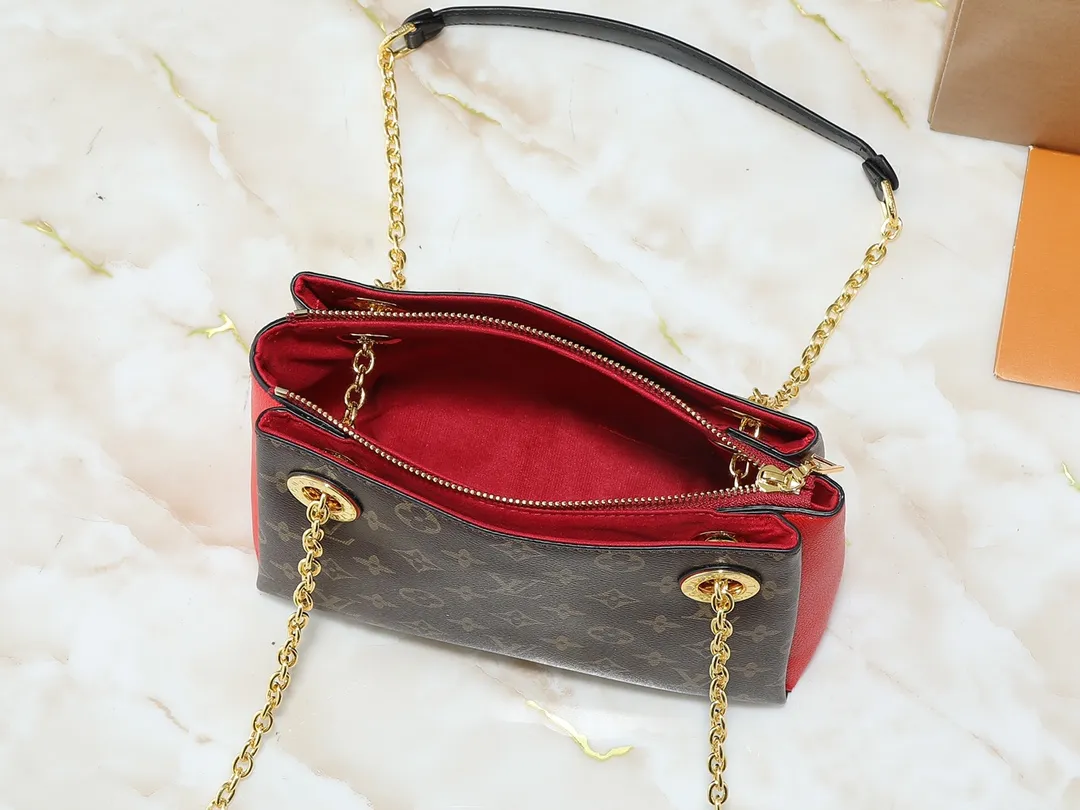 💰260💰Upgraded from the original M43775 M43776 M43777 M43750 This SURENE BB handbag Louis Vuitton's new Surene BB handbag is made of Monogram canvas and grained calfskin, and is equipped with a gold sliding bag chain. Gold metal trim and eye-catching leather trim make it more neat and fashionable. Lightweight, practical, comfortable to carry, easy to match, ideal for fashionable and casual looks. Dimensions: 24.0x 17.0x 11.0 cm