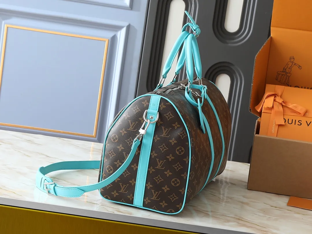 💰320💰Upgraded original M46771 yellow M46775 purple M46772 blue M46769 red M46770 orange M46774 green M46773 rose red This Keepall Bandoulière 50 travel bag is made of Monogram Macassar canvas, which simultaneously renders bright colors for the side straps, nameplate, fabric lining and top leather handle. The size of your carry-on luggage hides plenty of space. 50.0 x 29.0 x 23.0 cm (length x height x width)