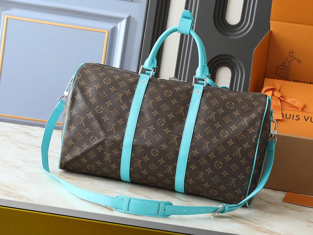 💰320💰Upgraded original M46771 yellow M46775 purple M46772 blue M46769 red M46770 orange M46774 green M46773 rose red This Keepall Bandoulière 50 travel bag is made of Monogram Macassar canvas, which simultaneously renders bright colors for the side straps, nameplate, fabric lining and top leather handle. The size of your carry-on luggage hides plenty of space. 50.0 x 29.0 x 23.0 cm (length x height x width)