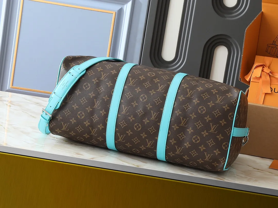 💰320💰Upgraded original M46771 yellow M46775 purple M46772 blue M46769 red M46770 orange M46774 green M46773 rose red This Keepall Bandoulière 50 travel bag is made of Monogram Macassar canvas, which simultaneously renders bright colors for the side straps, nameplate, fabric lining and top leather handle. The size of your carry-on luggage hides plenty of space. 50.0 x 29.0 x 23.0 cm (length x height x width)