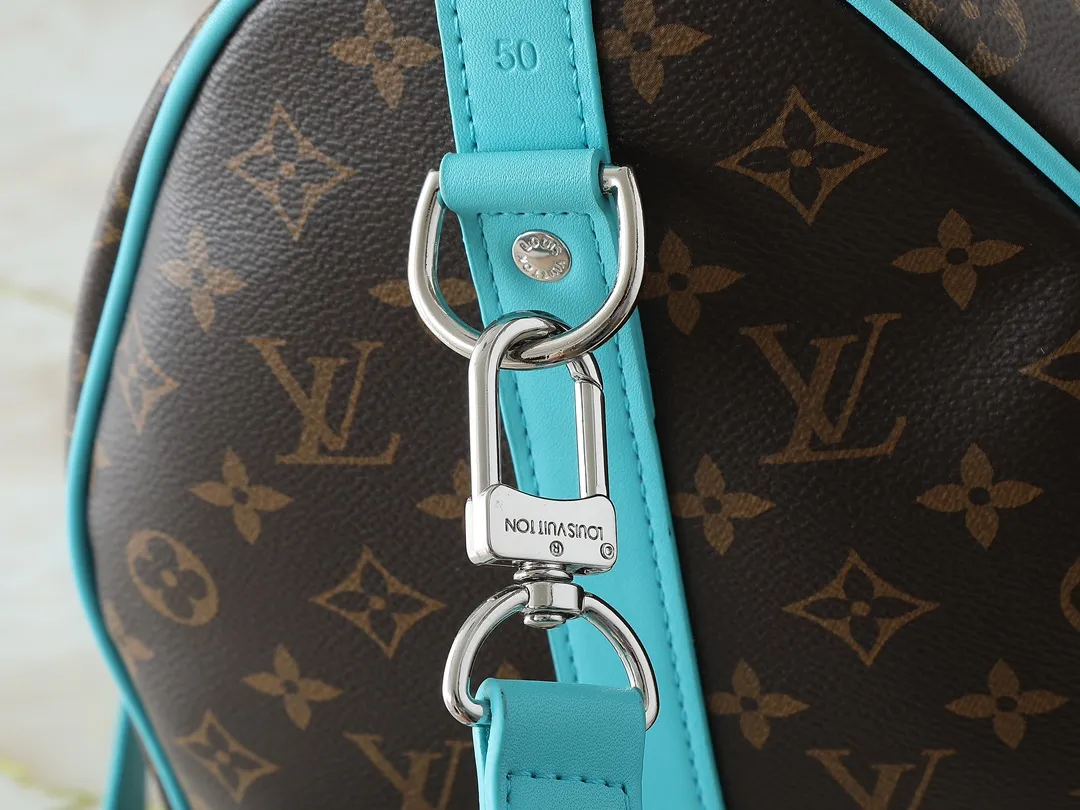 💰320💰Upgraded original M46771 yellow M46775 purple M46772 blue M46769 red M46770 orange M46774 green M46773 rose red This Keepall Bandoulière 50 travel bag is made of Monogram Macassar canvas, which simultaneously renders bright colors for the side straps, nameplate, fabric lining and top leather handle. The size of your carry-on luggage hides plenty of space. 50.0 x 29.0 x 23.0 cm (length x height x width)