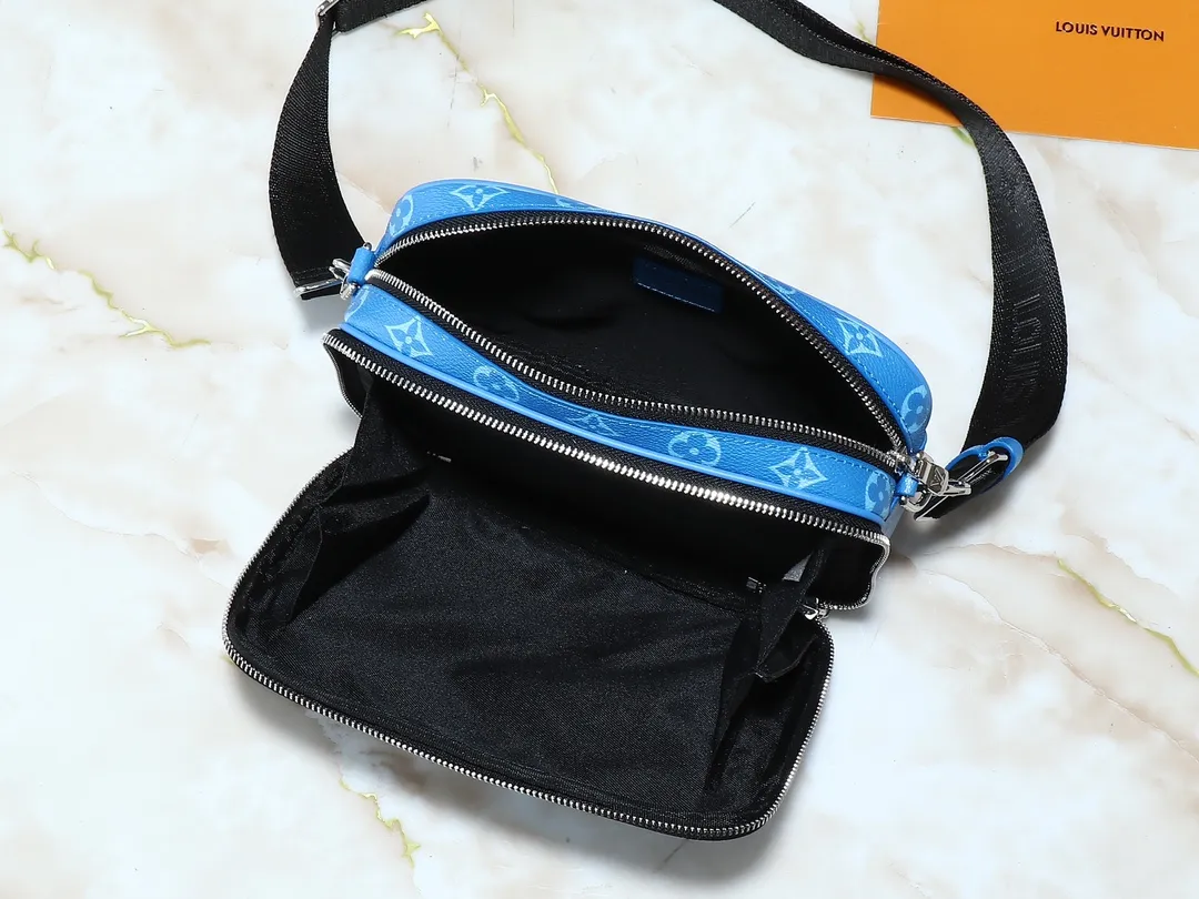 💰260💰Upgraded from the original M31069 M46955 M31014 M31016 nano alpha handbag, the monogram shadow leather is subtly embossed with the monogram pattern, making the compact structure show elegance. Black leather rivets with black floral pattern, two corners wrapped compartments on the front, box bag, camera bag, shoulder bag oo[handshake][handshake] rivet elements are marked with brand imprints, zipper compartments and external patch pockets are convenient for storing daily needs, and the detachable and adjustable leather shoulder strap allows for comfortable carrying. 24 x 16 x 8 cm (length x height x width)