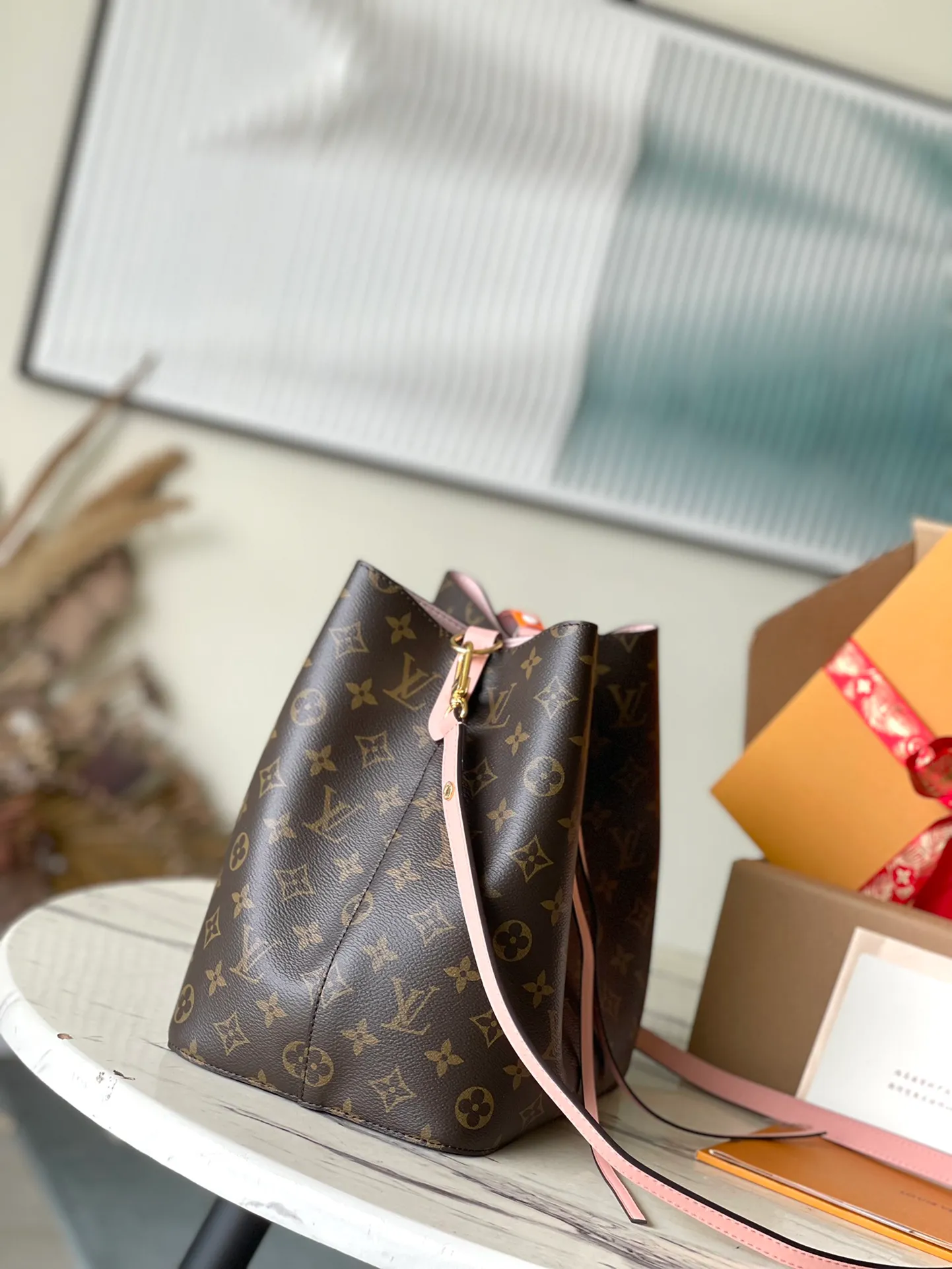 💰760 Top original order M44022 Cherry Blossom Pink Exclusive physical photo shooting Support inspection comparison NEONOE bucket bag This product has passed strict inspection and is flawless. Please wear gloves when touching the product. This product is not returnable. Please confirm the product first and then disassemble the label on the handle. This product is temporarily not open to the public, only for regular customers, and is in short supply. Size: 25×17×26cm