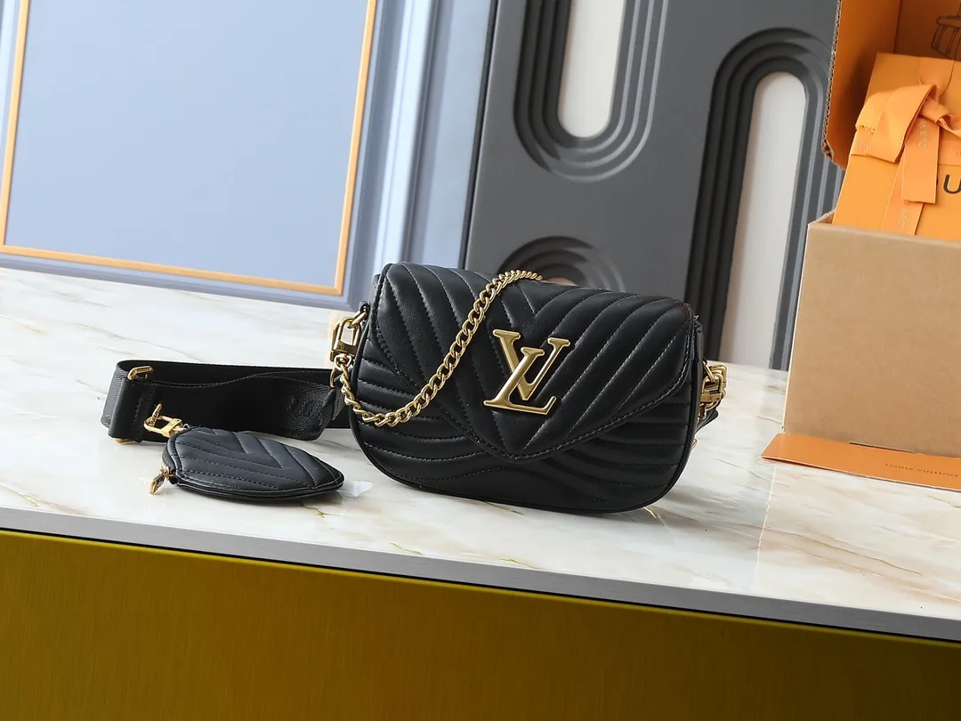 💰220💰Upgraded from the original M53936 M56461 M56466 M56471 M56468 Multi Pochette New The Wave handbag is made of smooth and soft quilted calf leather. It has a dynamic design, adjustable shoulder straps, antique gold metal accessories, bronze gold chain inscriptions and striped jacquard shoulder straps. It can be worn cross-body to provide a variety of carrying methods. The coin-shaped round bag on the shoulder strap can hold keys, change, etc. Size:19/14/5cm