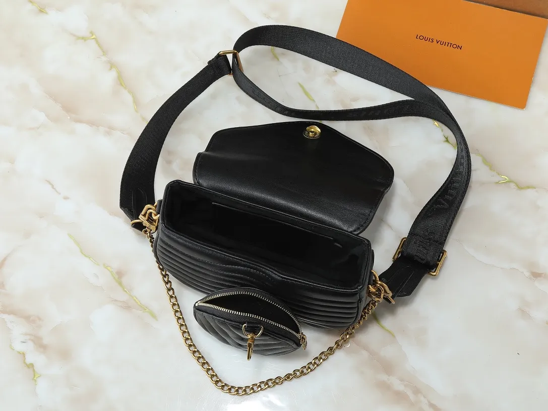 💰220💰Upgraded from the original M53936 M56461 M56466 M56471 M56468 Multi Pochette New The Wave handbag is made of smooth and soft quilted calf leather. It has a dynamic design, adjustable shoulder straps, antique gold metal accessories, bronze gold chain inscriptions and striped jacquard shoulder straps. It can be worn cross-body to provide a variety of carrying methods. The coin-shaped round bag on the shoulder strap can hold keys, change, etc. Size:19/14/5cm