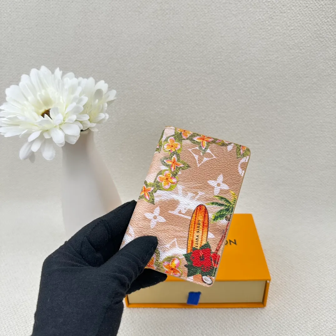 P90 M83498 top original version💎Small card holder Louis vuitton This pocket leather wallet has seven compartments, which can hold credit cards, bus cards, business cards, and even city maps. Damier canvas, leather edge - two credit card compartments - four inner compartments - one outer compartment. ❤️ Model size 7X11.