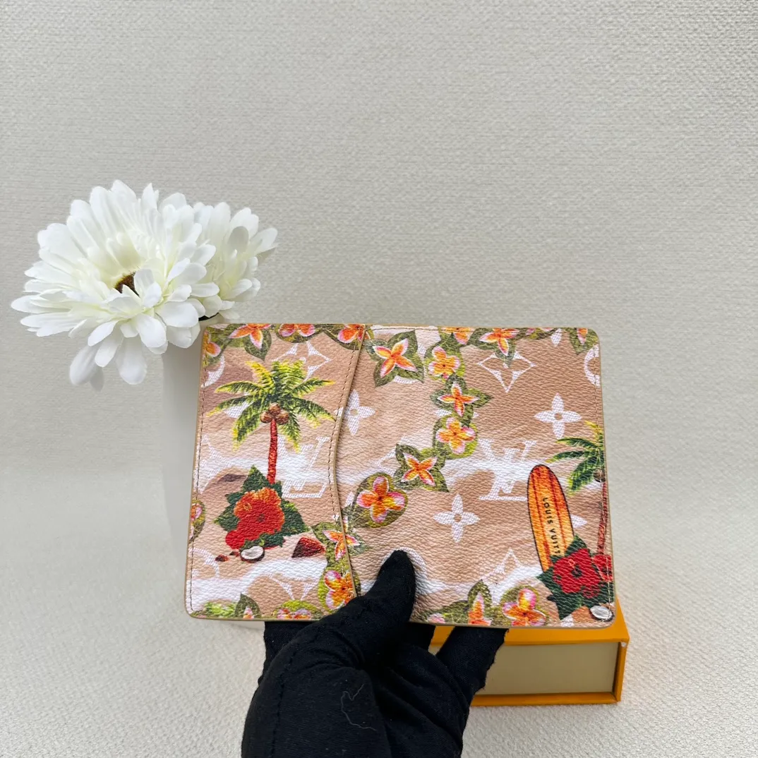 P90 M83498 top original version💎Small card holder Louis vuitton This pocket leather wallet has seven compartments, which can hold credit cards, bus cards, business cards, and even city maps. Damier canvas, leather edge - two credit card compartments - four inner compartments - one outer compartment. ❤️ Model size 7X11.