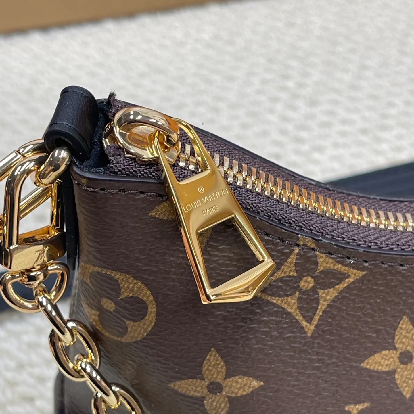 [Upgraded version] P480💰Upgraded version ·High quality·Steel version·With complete packaging💖New horns·BBM45800❣️Boulogne handbag is made of classic Monogram canvas, equipped with double zippers and a spacious inner patch pocket that can accommodate iPhone 12 Pro mobile phone. The shoulder strap allows for long or short shoulder and cross-body wear options, and can be removed to transform into a small chain bag or clutch. 19*14*7.5