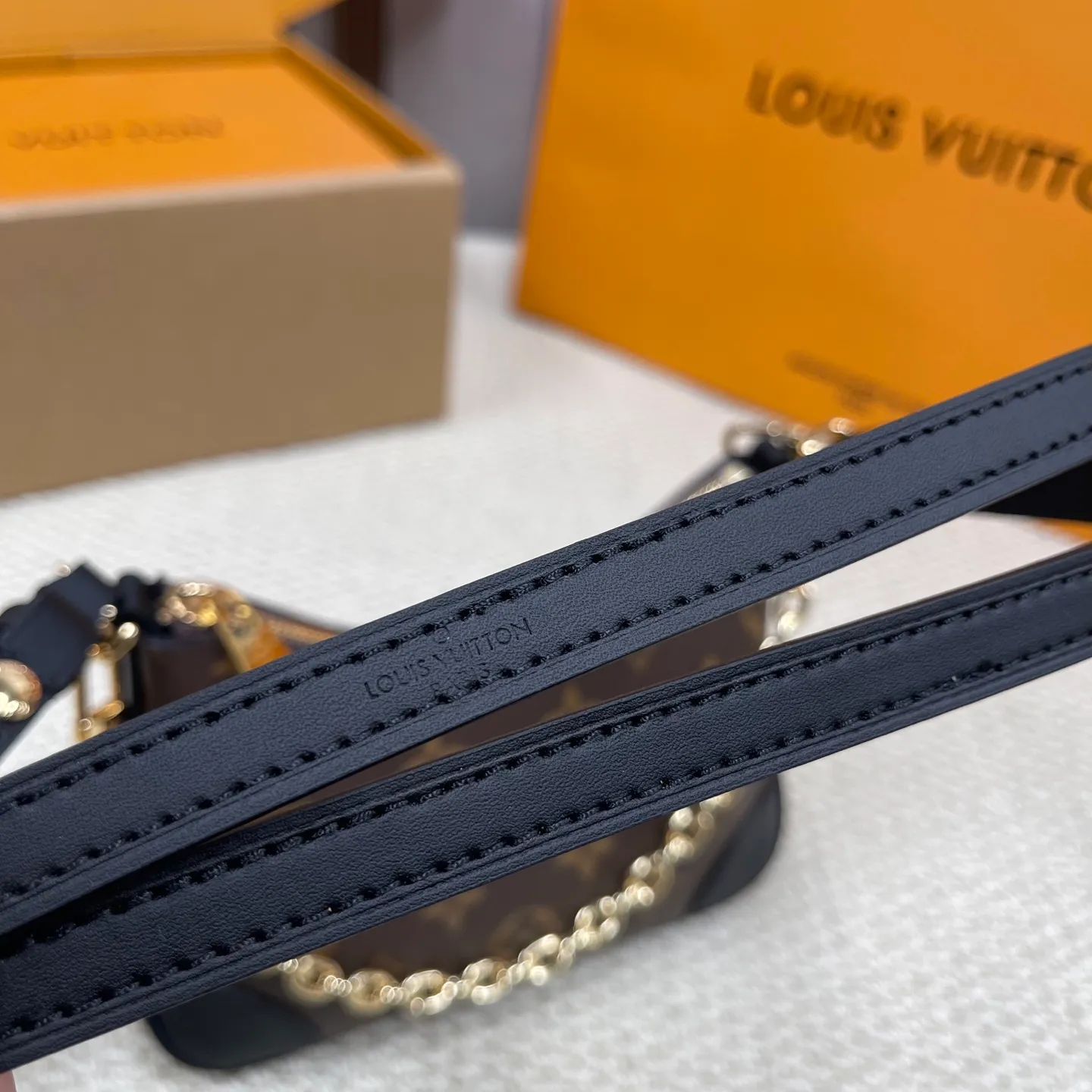 [Upgraded version] P480💰Upgraded version ·High quality·Steel version·With complete packaging💖New horns·BBM45800❣️Boulogne handbag is made of classic Monogram canvas, equipped with double zippers and a spacious inner patch pocket that can accommodate iPhone 12 Pro mobile phone. The shoulder strap allows for long or short shoulder and cross-body wear options, and can be removed to transform into a small chain bag or clutch. 19*14*7.5