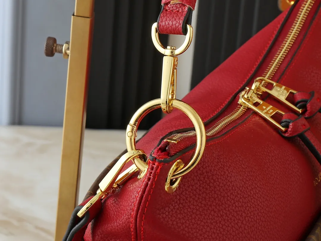 💰240💰Upgraded from the original M45522, 43170. This MONOGRAM canvas material is a new style of Melie handbag, a fashionable must-have item. Veau Cachemire leather material. Full leather embossed woven wrist double bag shopping bag. Lightweight and comfortable to carry. Unique vertical and narrow shape with modern style. Zipper pocket with metal engraved zipper puller for more personality. Size: 33x16x30cm