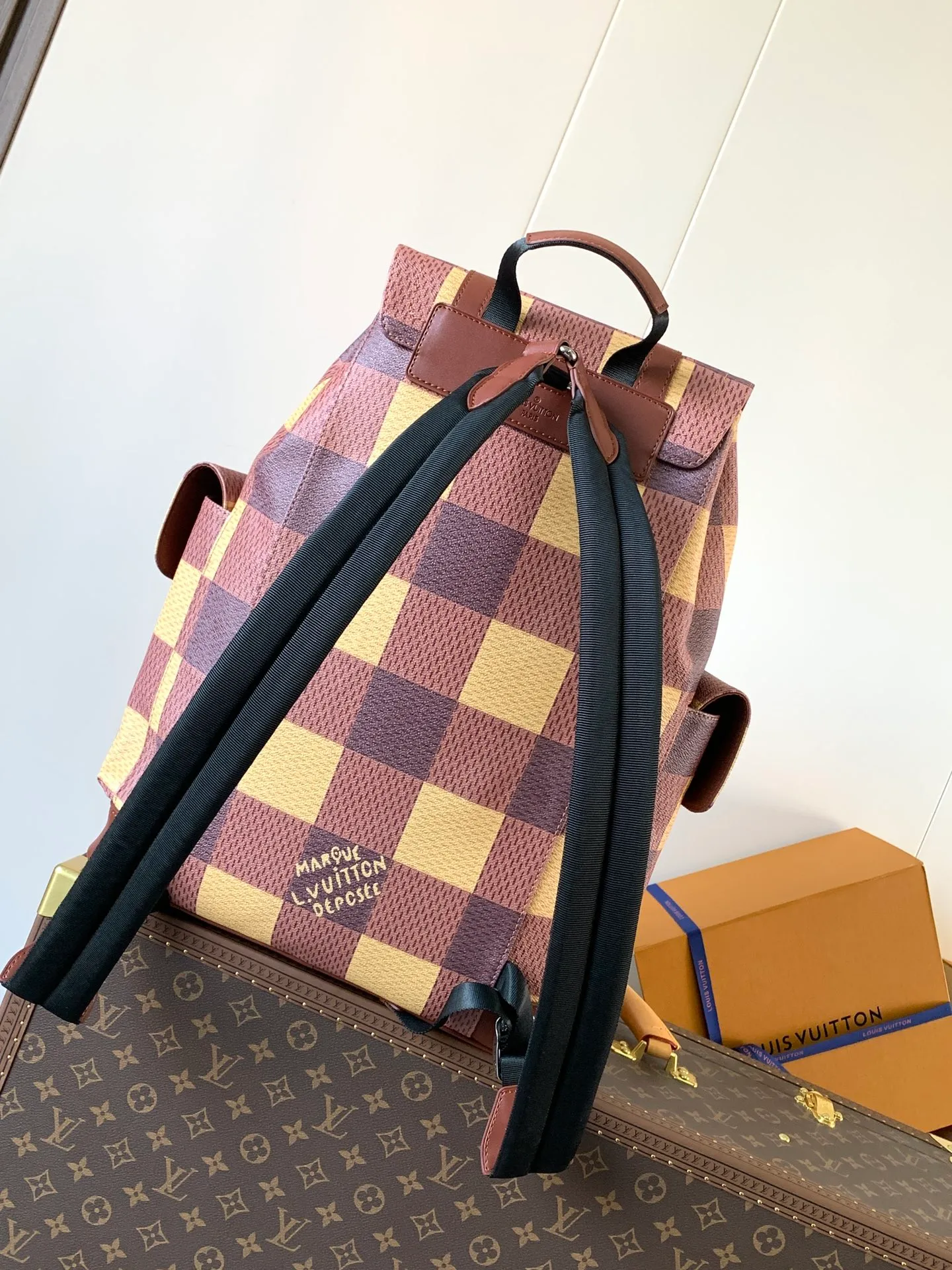 💰1220 Top original order M40654 Top original order Transcoding chip M11521 CHRISTOPHER small backpack is made of Monogram canvas to interpret the rugged and simple spirit of the striped bag line. Its unique style is suitable for both work and entertainment, demonstrating a high-quality lifestyle. size: 41.0 x 48.0 x 13.0 cm