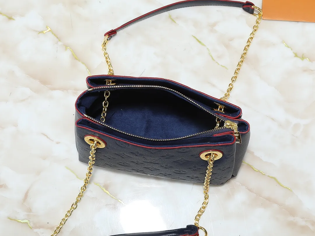 💰260💰Upgraded from the original M43775 M43776 M43777 M43750 This SURENE BB handbag Louis Vuitton's new Surene BB handbag is made of Monogram canvas and grained calfskin, and is equipped with a gold sliding bag chain. Gold metal trim and eye-catching leather trim make it more neat and fashionable. Lightweight, practical, comfortable to carry, easy to match, ideal for fashionable and casual looks. Dimensions: 24.0x 17.0x 11.0 cm