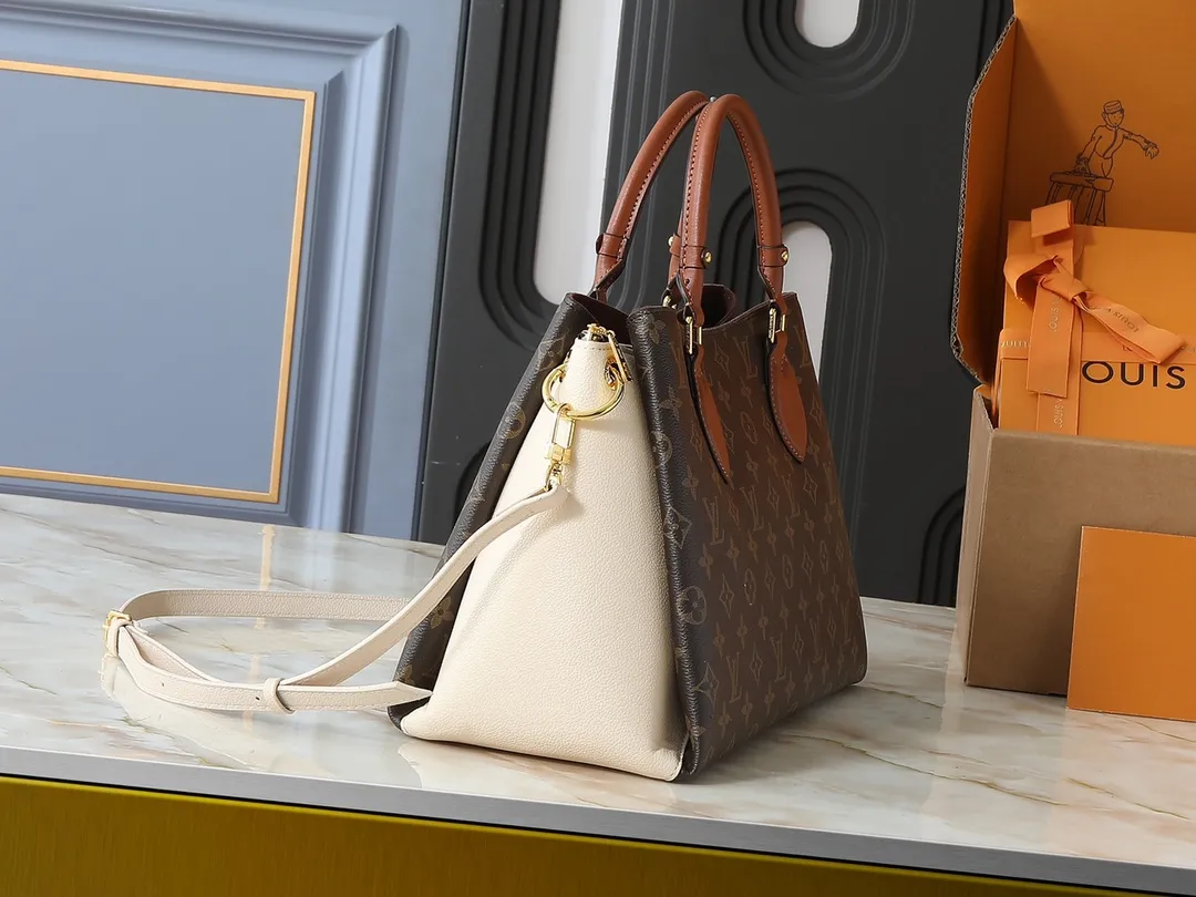 💰Large 150. Small 280💰Upgraded original M46508 M46507 black, off-white, latest model in 2025. This model is made of Monogram canvas with zipper design. The handbag is from the current season. It is made of cow leather to create a soft and ample storage space. It is equipped with leather handles, leather and detachable shoulder straps. It can be switched between handbag, elbow and crossbody. Length, height and width Large size: 36✘25✘15 Small size: 26✘20✘10
