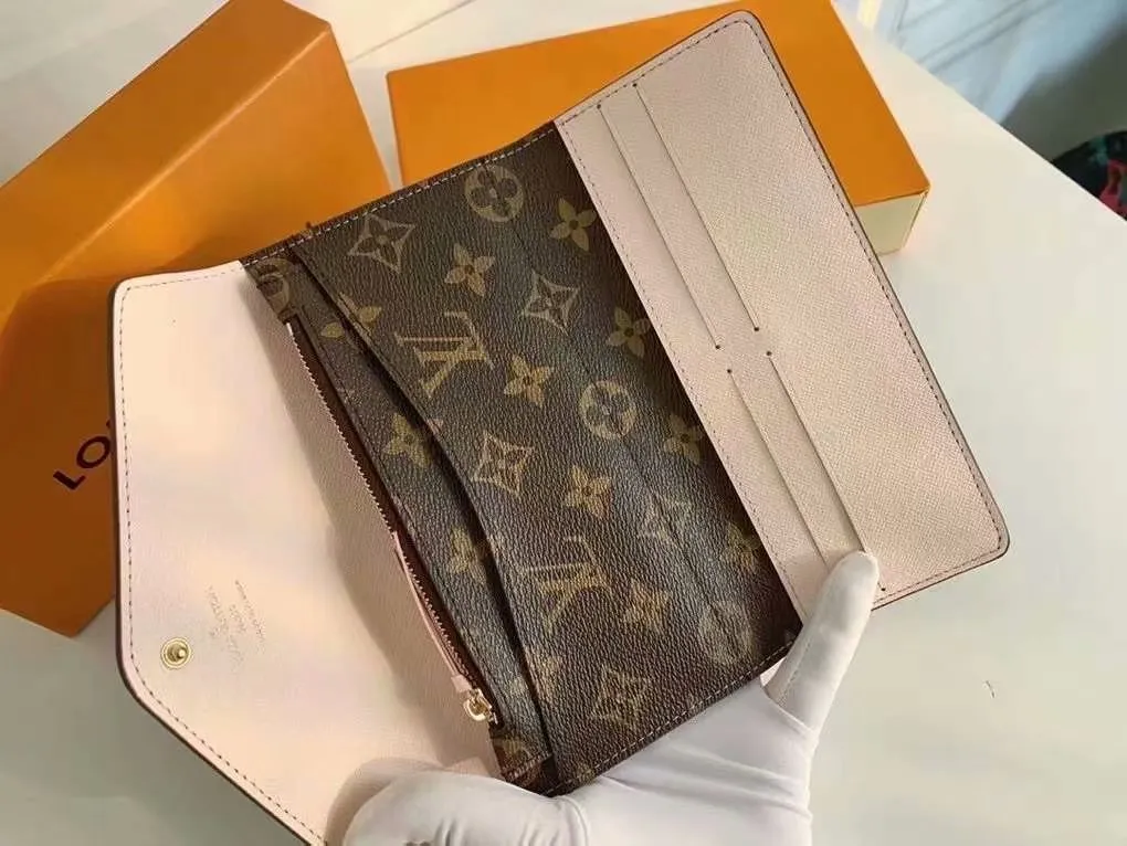 The P110Josephine Wallet is inspired by Louis Vuitton's first wallet. It is made of soft Monogram canvas and lined with brightly colored lining, giving the brand's classic design a unique and stylish beauty. The long, flat shape makes it easy to slip into any pocket or handbag. Model: M60708 Size: 19/10.