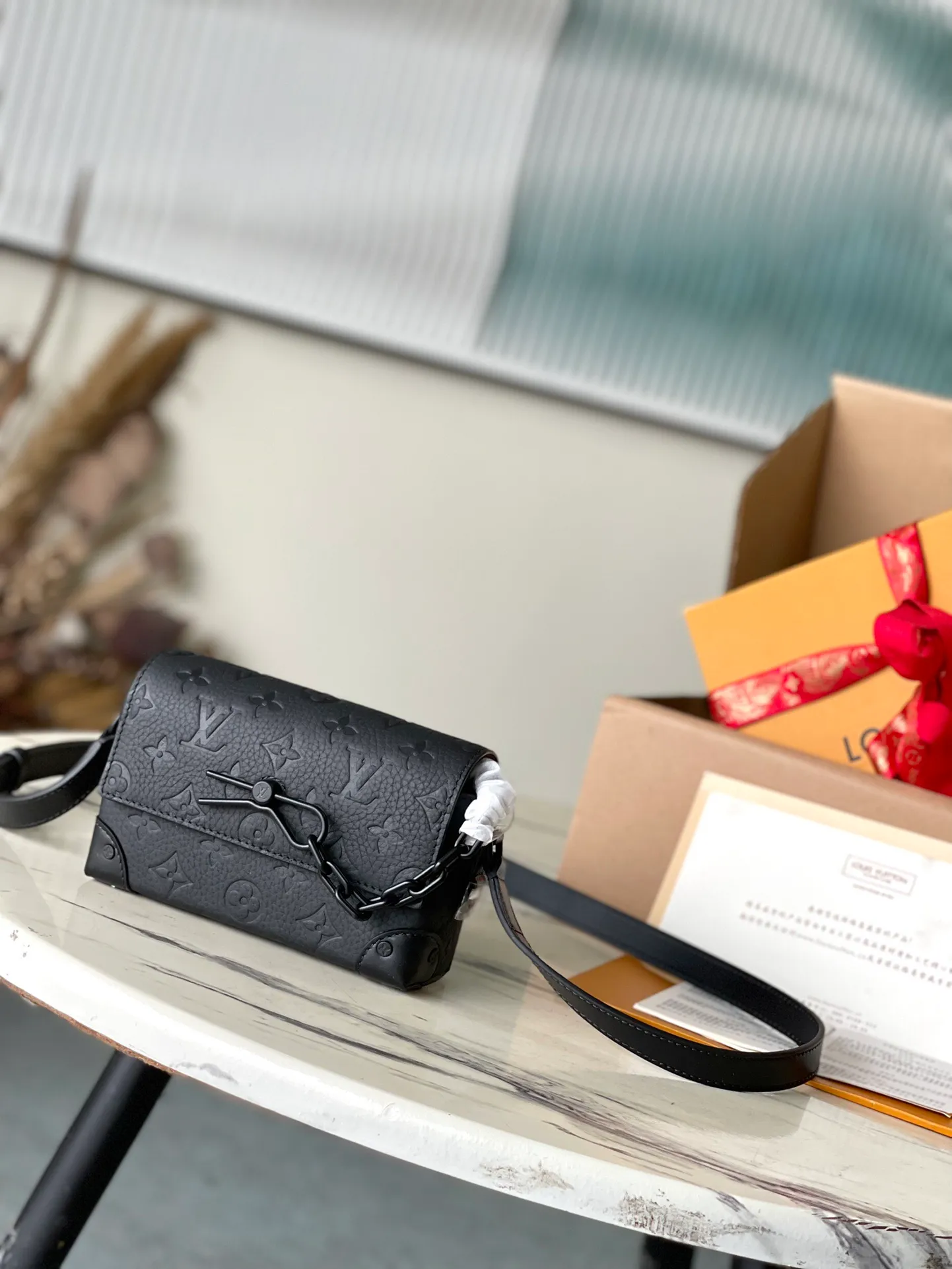 💰880 (top layer leather) top original order M81746, support counter inspection, duty-free goods photos taken are consistent with the product without unpacking. This product is an exclusive duty-free product in the market and is the highest-end product. Inspection is supported. This product has passed strict inspection and is flawless. Please wear gloves when touching the product. This product is not returnable or exchangeable. Please confirm the product first and then remove the label on the handle. This product is temporarily not open to the public, only regular customers, and is in short supply. Dimensions: 18 x 11 x 6.5 cm