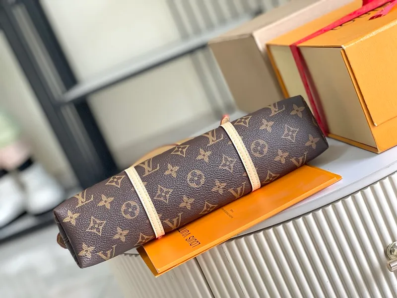 All Categories 💚 Authentic Grade Bags 💚 LV 2026 New LV Top Replica Crossbody Shoulder Bag