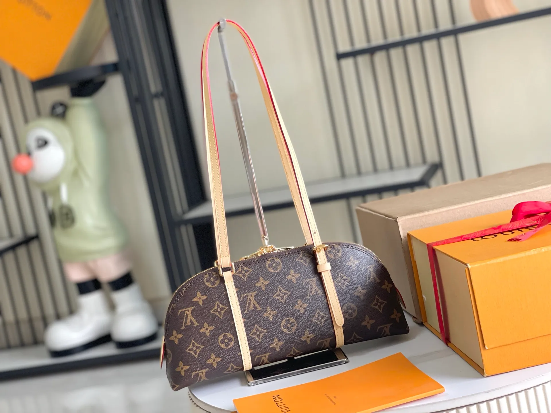 All Categories 💚 Authentic Grade Bags 💚 LV 2026 New LV Top Replica Crossbody Shoulder Bag