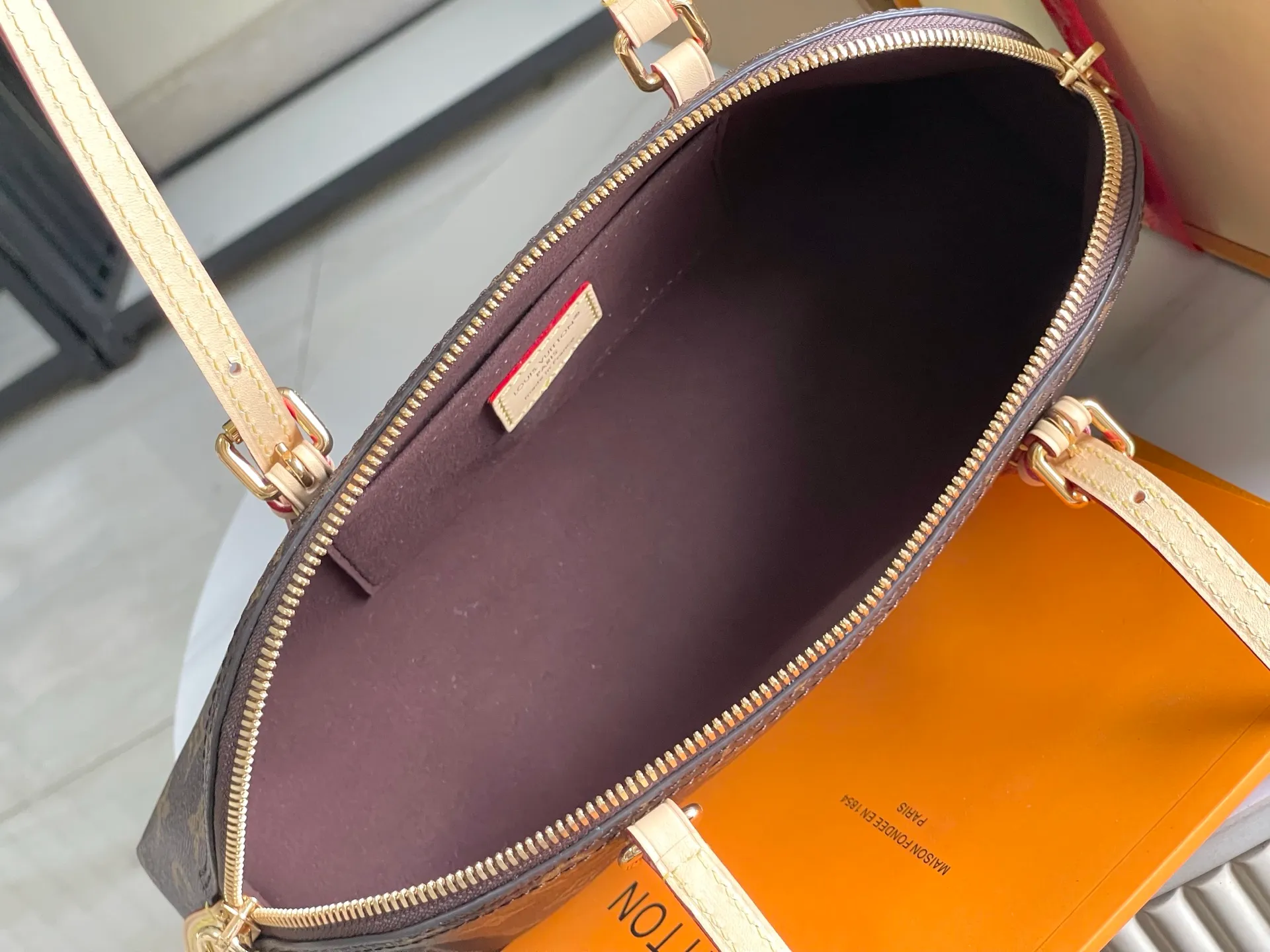 All Categories 💚 Authentic Grade Bags 💚 LV 2026 New LV Top Replica Crossbody Shoulder Bag