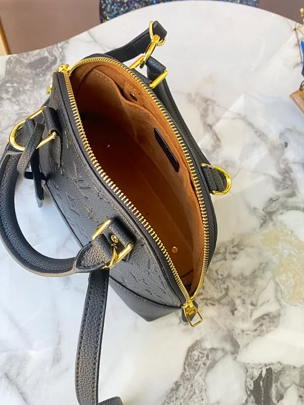 All categories Official website "Brand Women's Bags" Women's Bags 💙 LV 2022 official new LV handbag wholesale 58001800 High quality Size: 25-18-12 CM