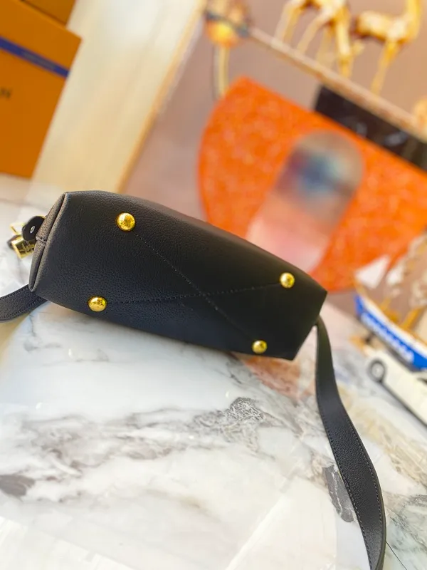 All categories Official website "Brand Women's Bags" Women's Bags 💙 LV 2022 official new LV handbag wholesale 58001800 High quality Size: 25-18-12 CM