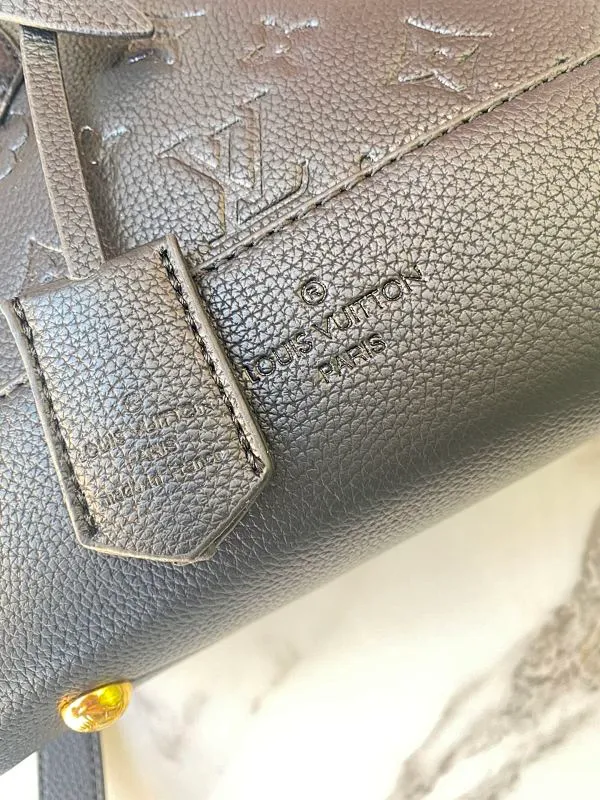 All categories Official website "Brand Women's Bags" Women's Bags 💙 LV 2022 official new LV handbag wholesale 58001800 High quality Size: 25-18-12 CM