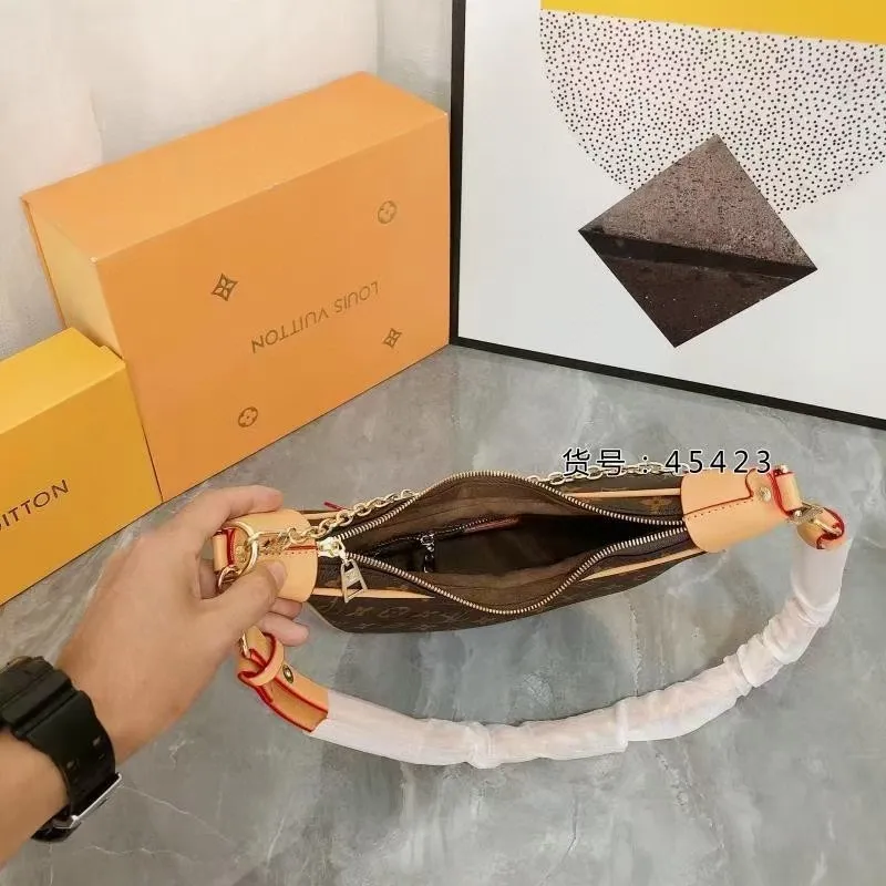 All categories Official website "Brand Women's Bags" Women's Bags 💙 LV fine imitation LV, high imitation LV bags, LV crossbody bags, 2023 official latest version LV crescent bag, LV bag factory, recommended bags, size: 24-23-5.5CM