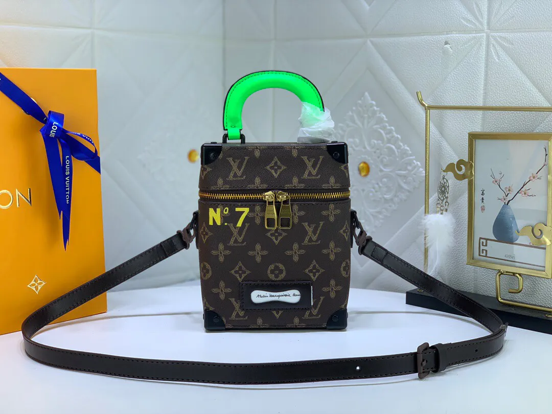 All categories Official website "Brand Women's Bags" Women's Bags 💙 LV 2022 official new LV vertical box mobile phone bag wholesale 58001600