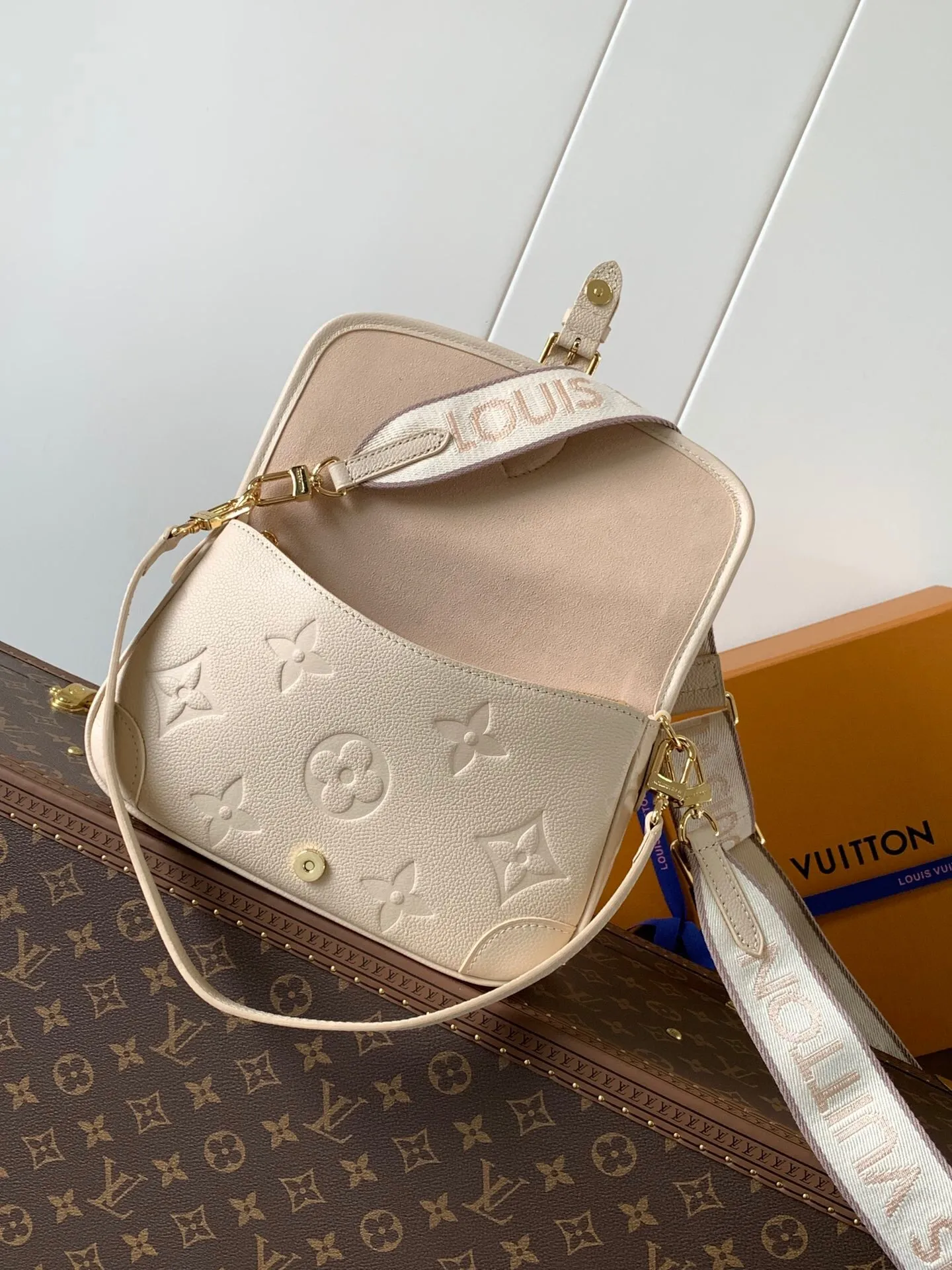 All Categories Official Website "Brand Women's Bags" Women's Bags 💙 LV 2025 New LV Crossbody Bag