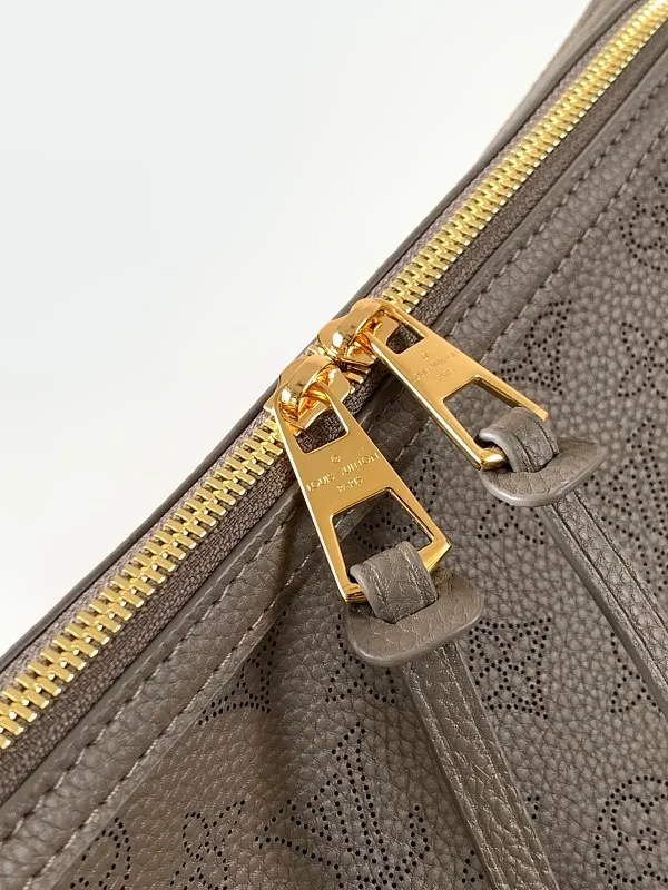 All Categories Official Website "Brand Women's Bags" Women's Bags 💙 LV 2026 New LV Crossbody Bag