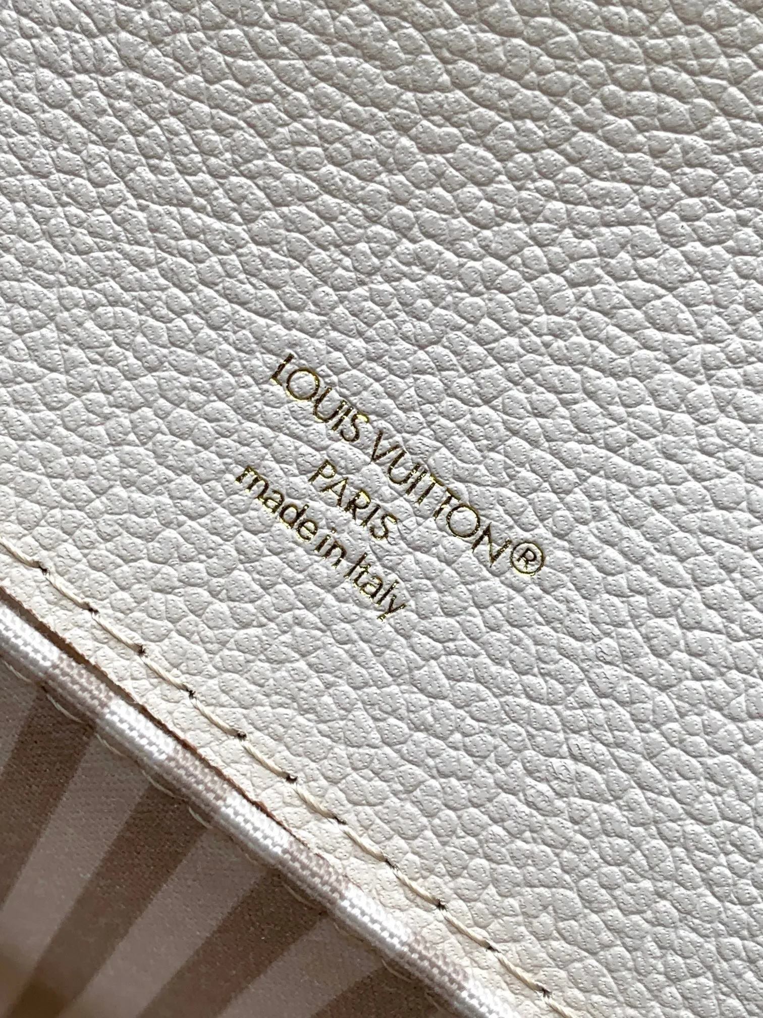 All Categories Official Website "Brand Women's Bags" Women's Bags 💙 LV 2025 New LV Crossbody Bag